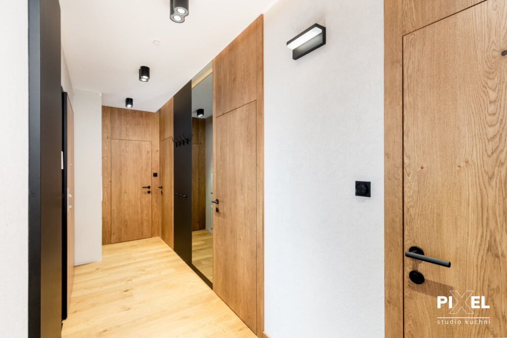 Szafa na wymiar we wnęce